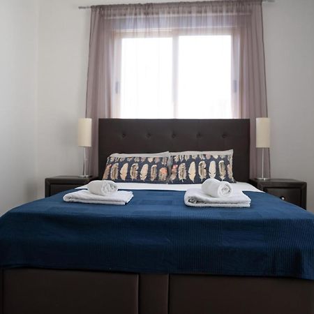 Palm Villa Ekaterina 4 Bdrm Paralimni Exterior photo
